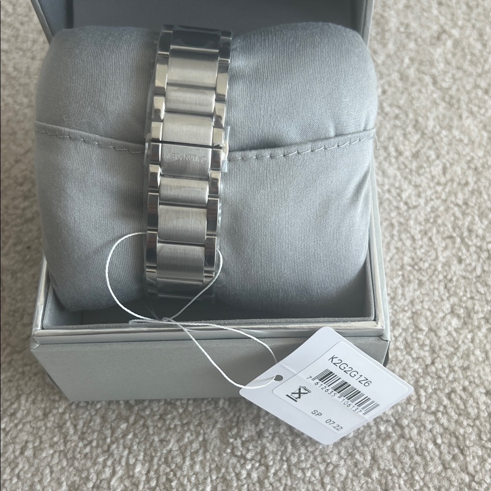 Calvin Klein White and Silver Men's Watch 40mm stainless steel band - Picture 3 of 6